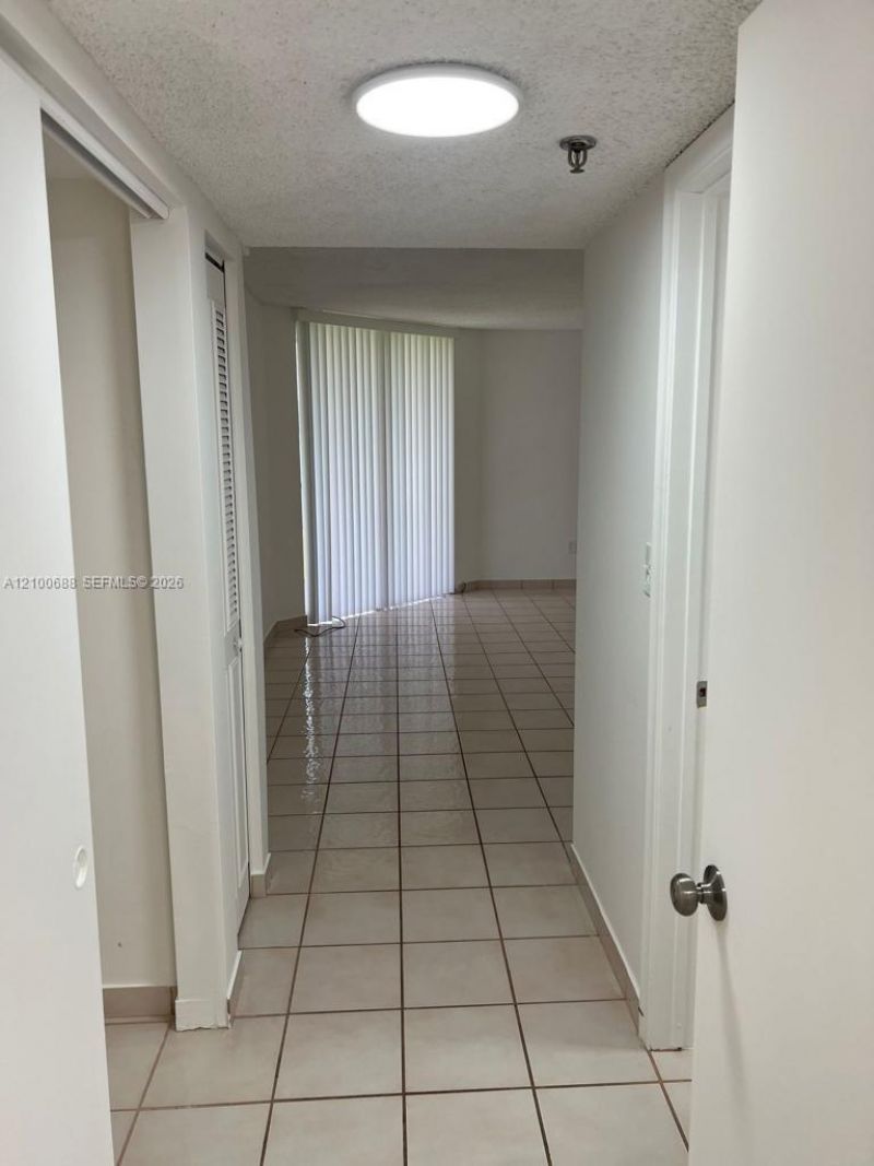 20850 San Simeon Way , Unit 106-5, Miami, FL 33179 Photo
