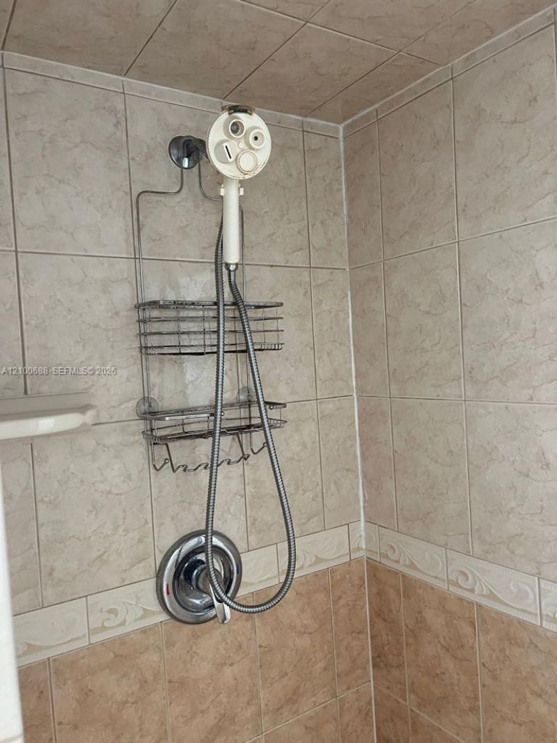 20850 San Simeon Way , Unit 106-5, Miami, FL 33179 Photo