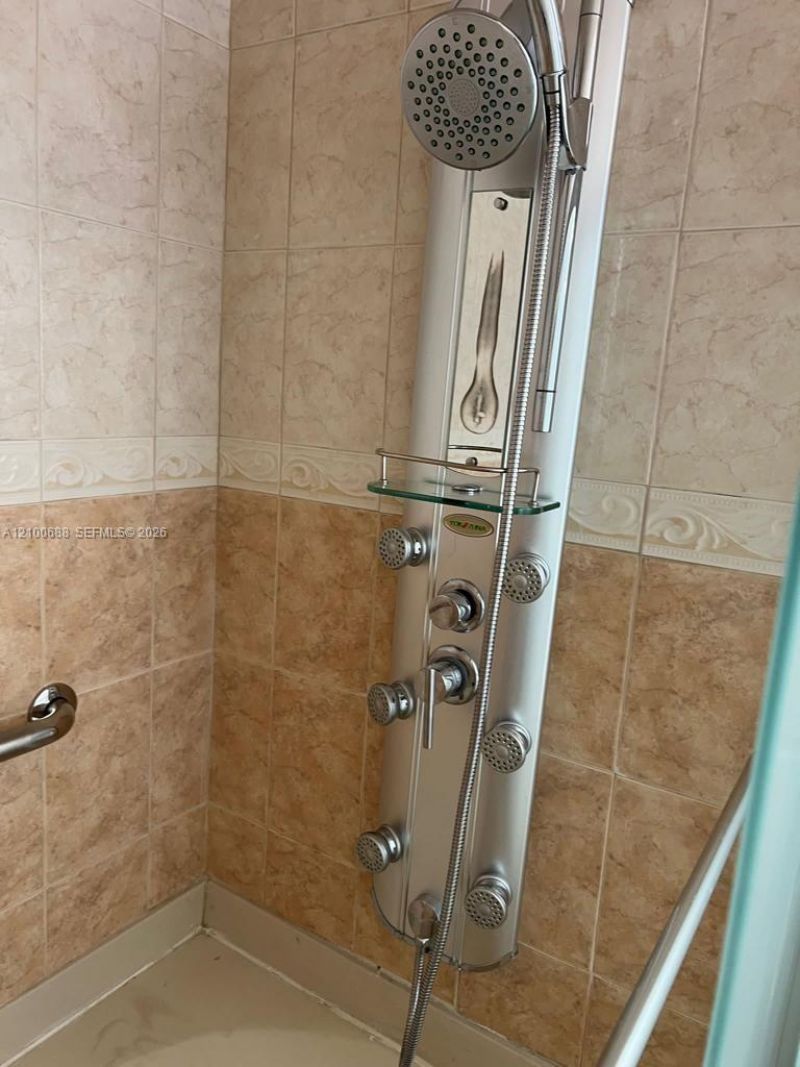 20850 San Simeon Way , Unit 106-5, Miami, FL 33179 Photo