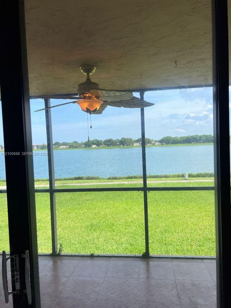 20850 San Simeon Way , Unit 106-5, Miami, FL 33179 Photo