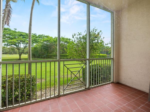 3500 Oaks Clubhouse Drive, Unit Apt 109, Pompano Beach, FL 33069
