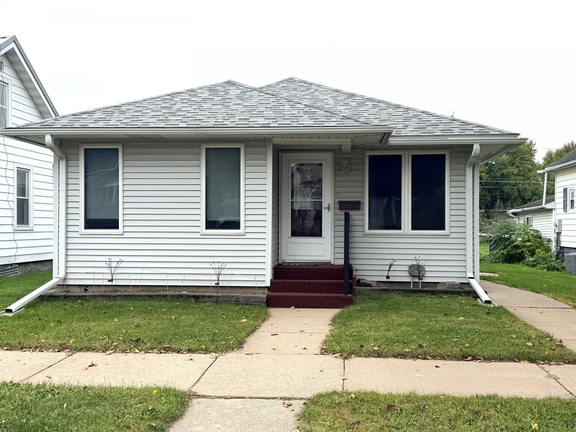 404 Kilbourn Avenue, Tomah, WI 54660 Main Photo