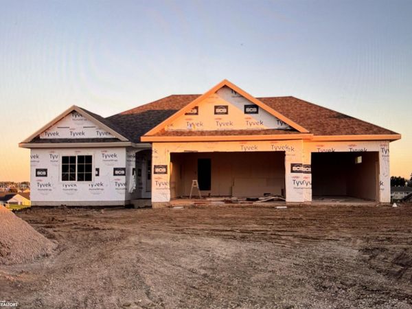 804 Woodside Drive, Marshalltown, IA 50158