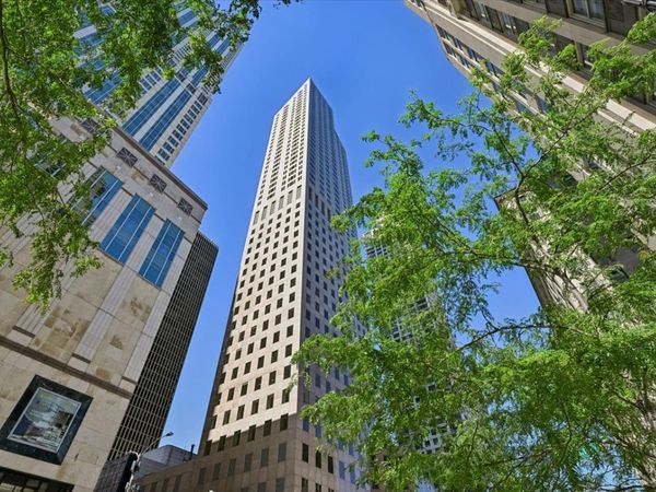 950 N MICHIGAN Avenue, Unit 4104, Chicago, IL 60611