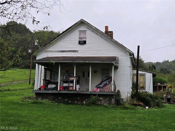7849 State Route 800 SE, Uhrichsville, OH 44683