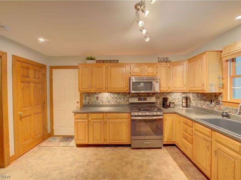 9831 Aldridge Drive, Columbia Station, OH 44028 Photo 14