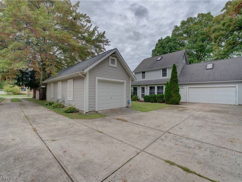 9831 Aldridge Drive, Columbia Station, OH 44028 Photo 3
