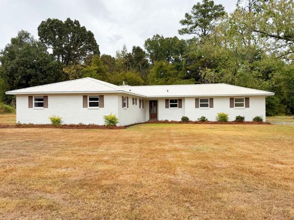 1570 County Road 32, Etta, MS 38627