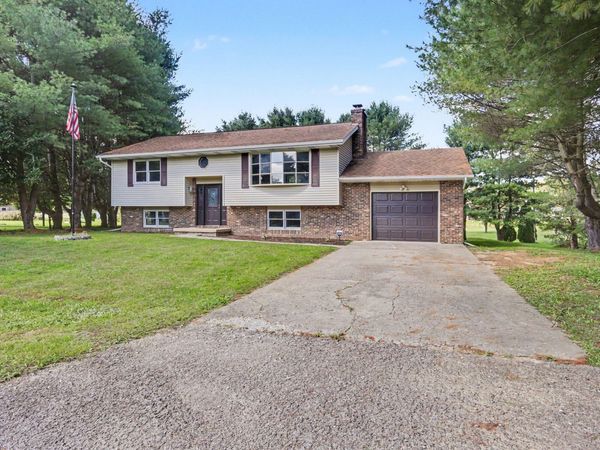 11795 James Drive , Logan, OH 43138