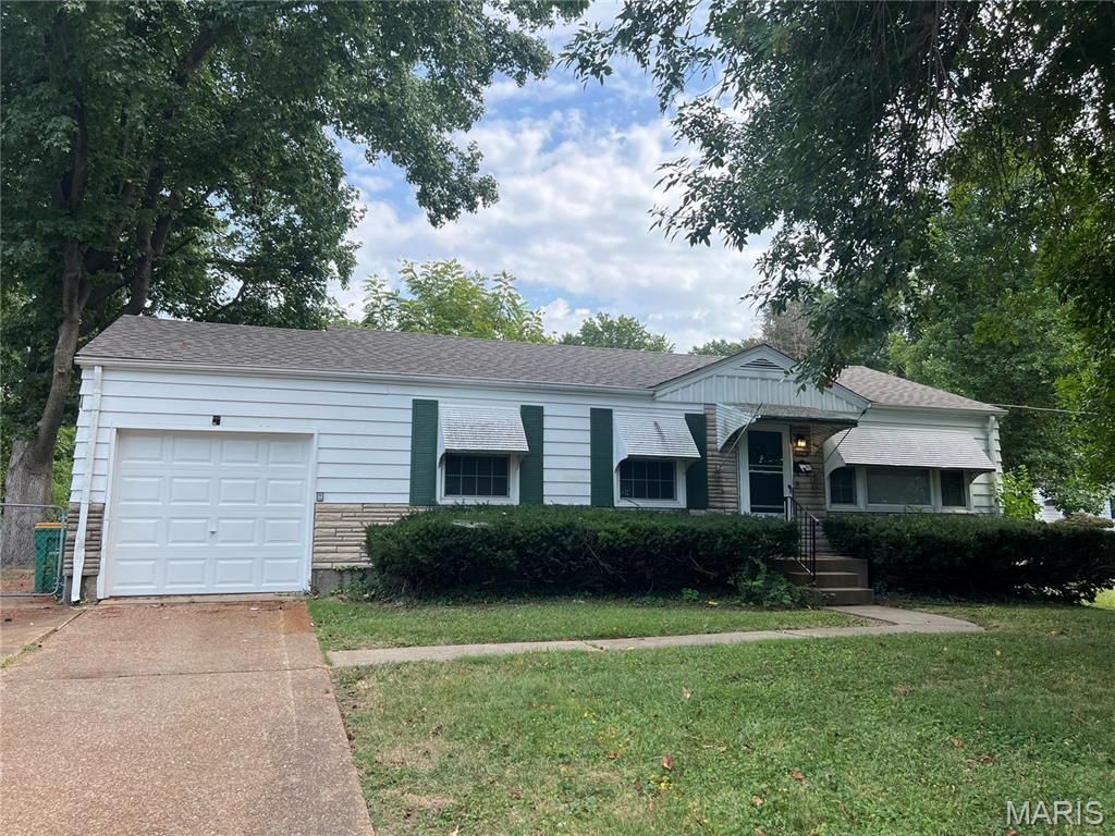 10436 Ewell Drive , Saint Louis, MO 63137 Main Photo
