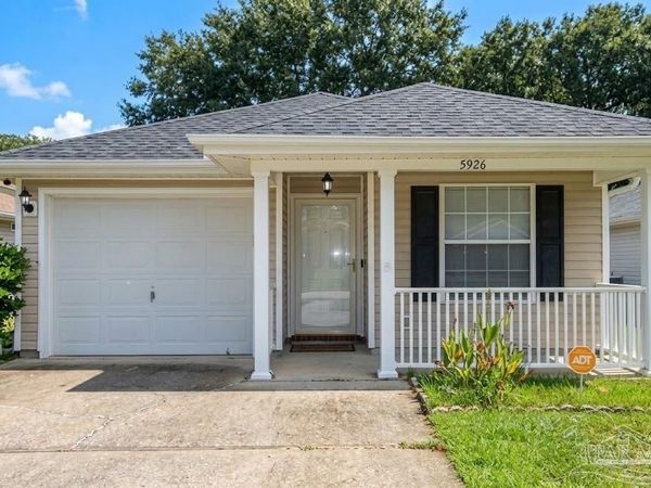 5926 Bilek Dr, Pensacola, FL 32526