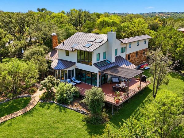 100 Derby DR, Spicewood, TX 78669