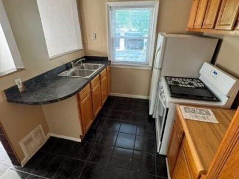 1532 Genesee Road , Unit down, South Euclid, OH 44121 Photo 5