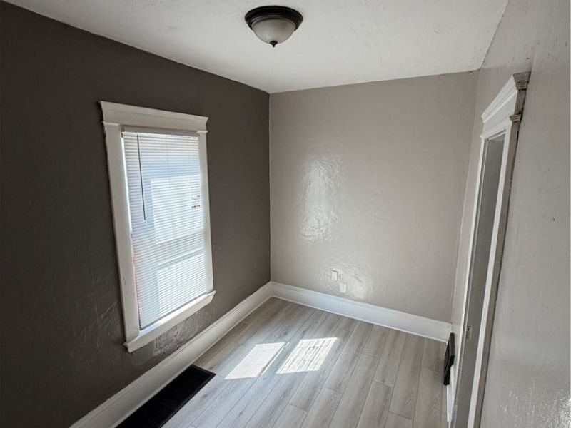 3658 E 55th Street , Unit upper, Cleveland, OH 44105 Photo 2