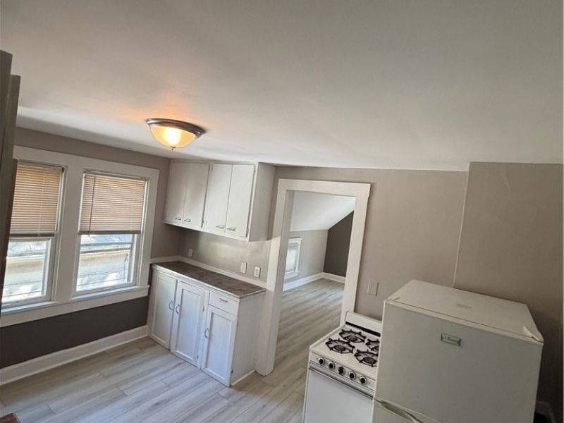 3658 E 55th Street , Unit upper, Cleveland, OH 44105 Photo 6