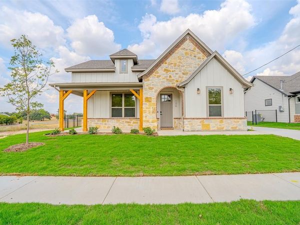 106 K Street, Meridian, TX 76665