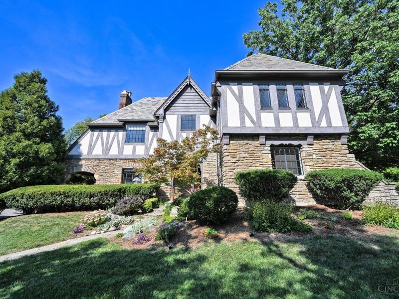 524 Ludlow Avenue, Cincinnati, OH 45220 Photo 2