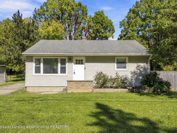 629 Louisa Street, Lansing, MI 48911