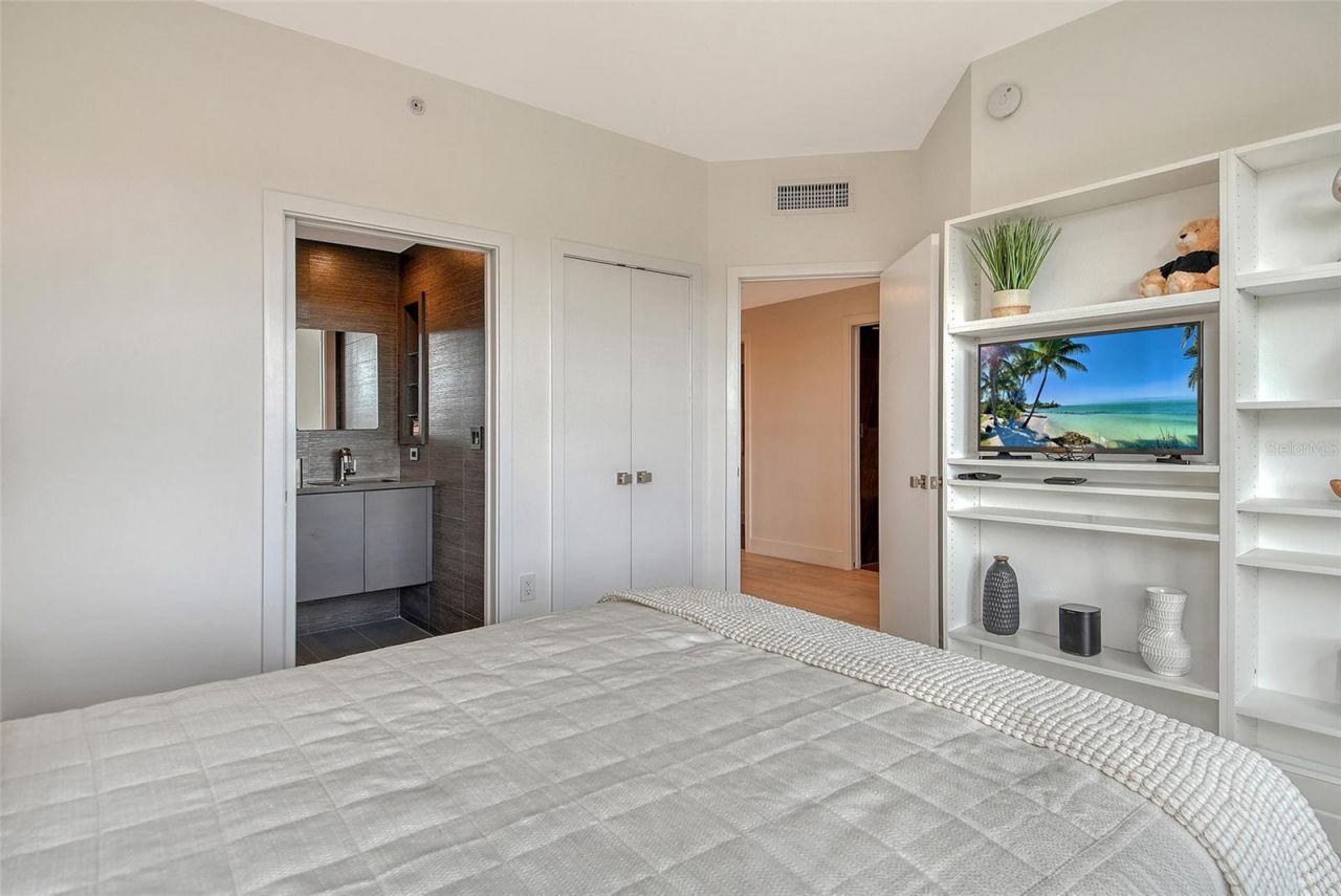 401 N Point Road, Unit 404, Osprey, FL 34229 Photo