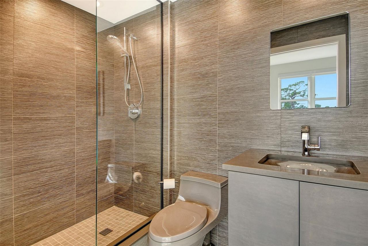 401 N Point Road, Unit 404, Osprey, FL 34229 Photo