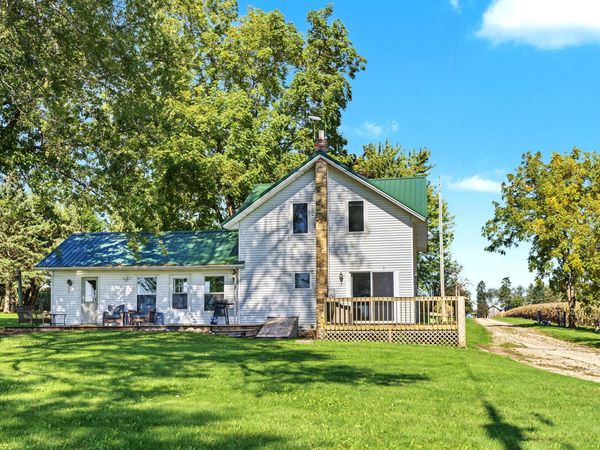 N7097 Nielson Ln, Milford, WI 53038