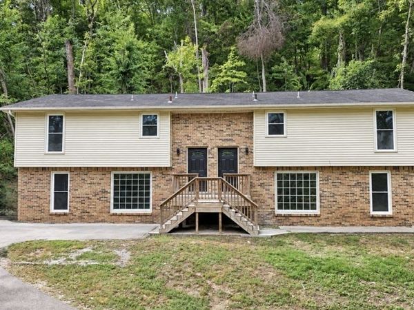 1009 Harpeth Valley Ct, Nashville, TN 37221