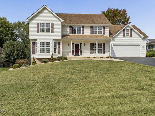 416 Logan Circle, Bluff City, TN 37618