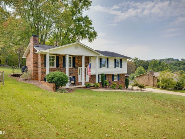 720 South Sherbrooke Circle, Mount Carmel, TN 37645