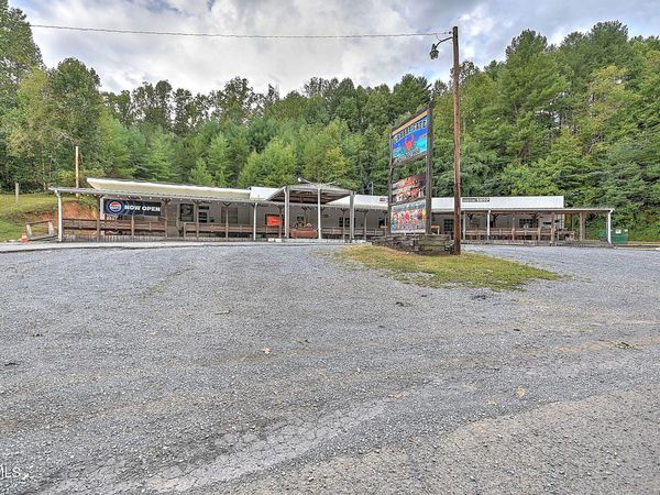 3266 Highway 321, Hampton, TN 37658