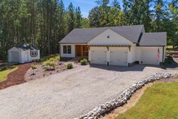 180 Persimmon Drive photo 4