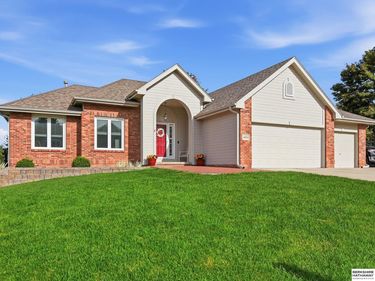 10020 Gary Street, La Vista, NE 68128