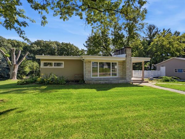 2510 7th Street , Moline, IL 61265