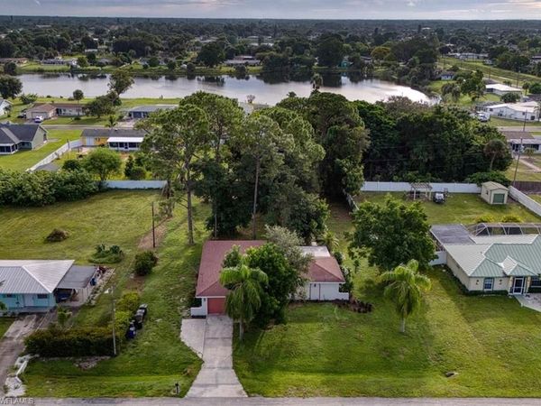 18 Calvin AVE , LEHIGH ACRES, FL 33936