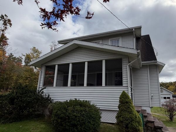 3833 Blytheburn Road, Mountain Top, PA 18707
