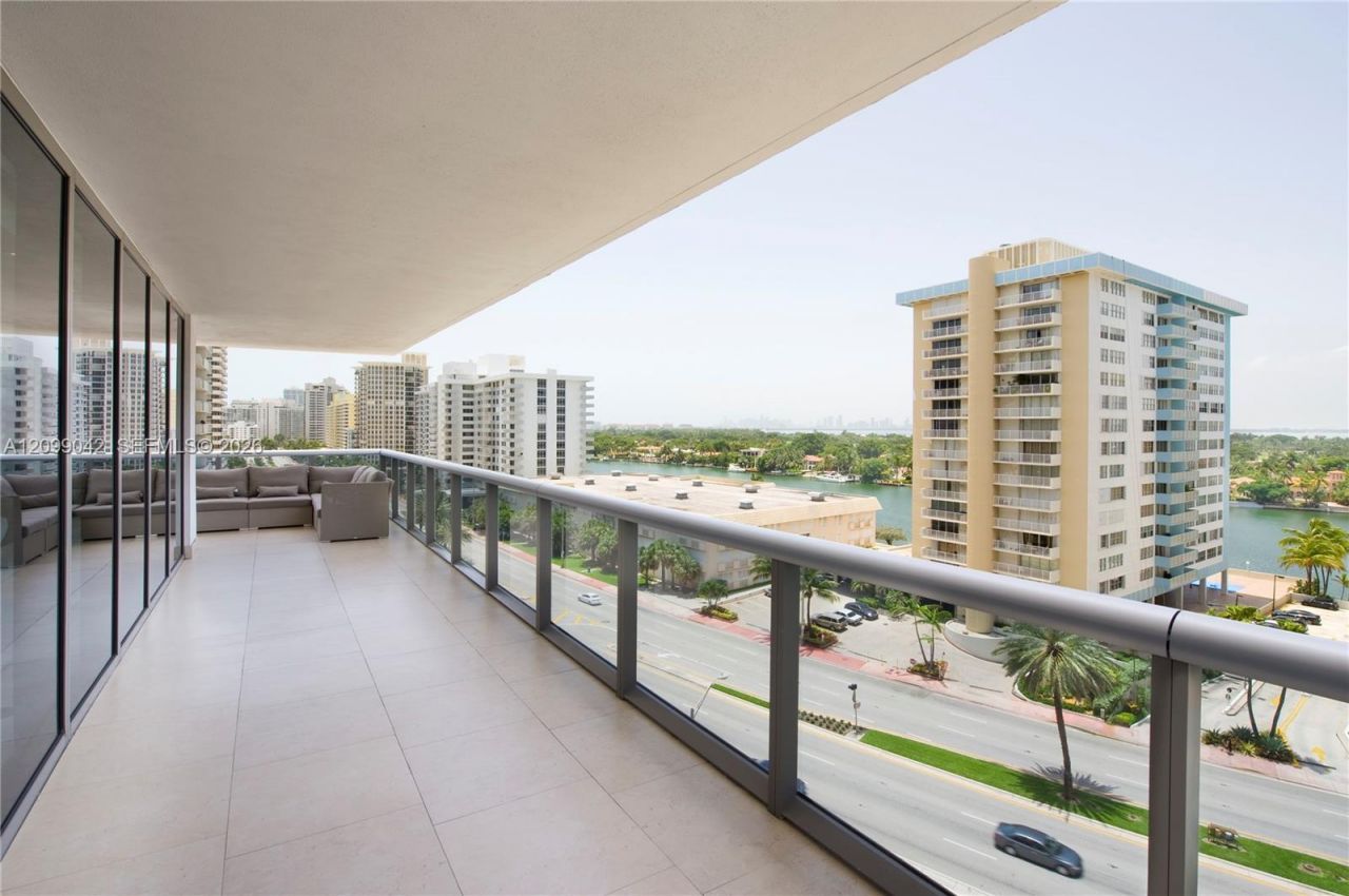 5875 Collins Ave , Unit 1008, Miami Beach, FL 33140 Photo