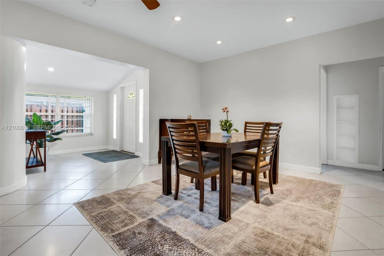 3225 Arthur Ter, Hollywood, FL 33021 Photo