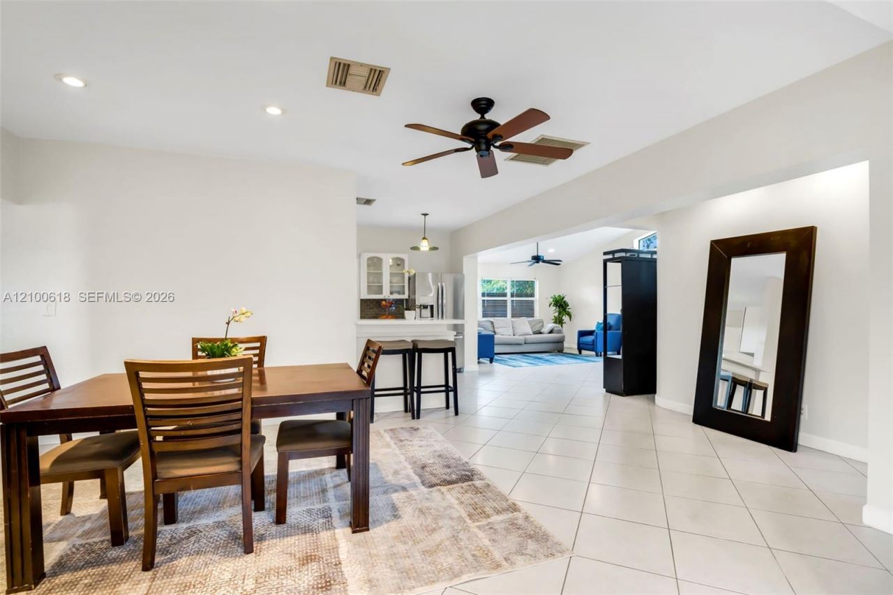 3225 Arthur Ter, Hollywood, FL 33021 Photo