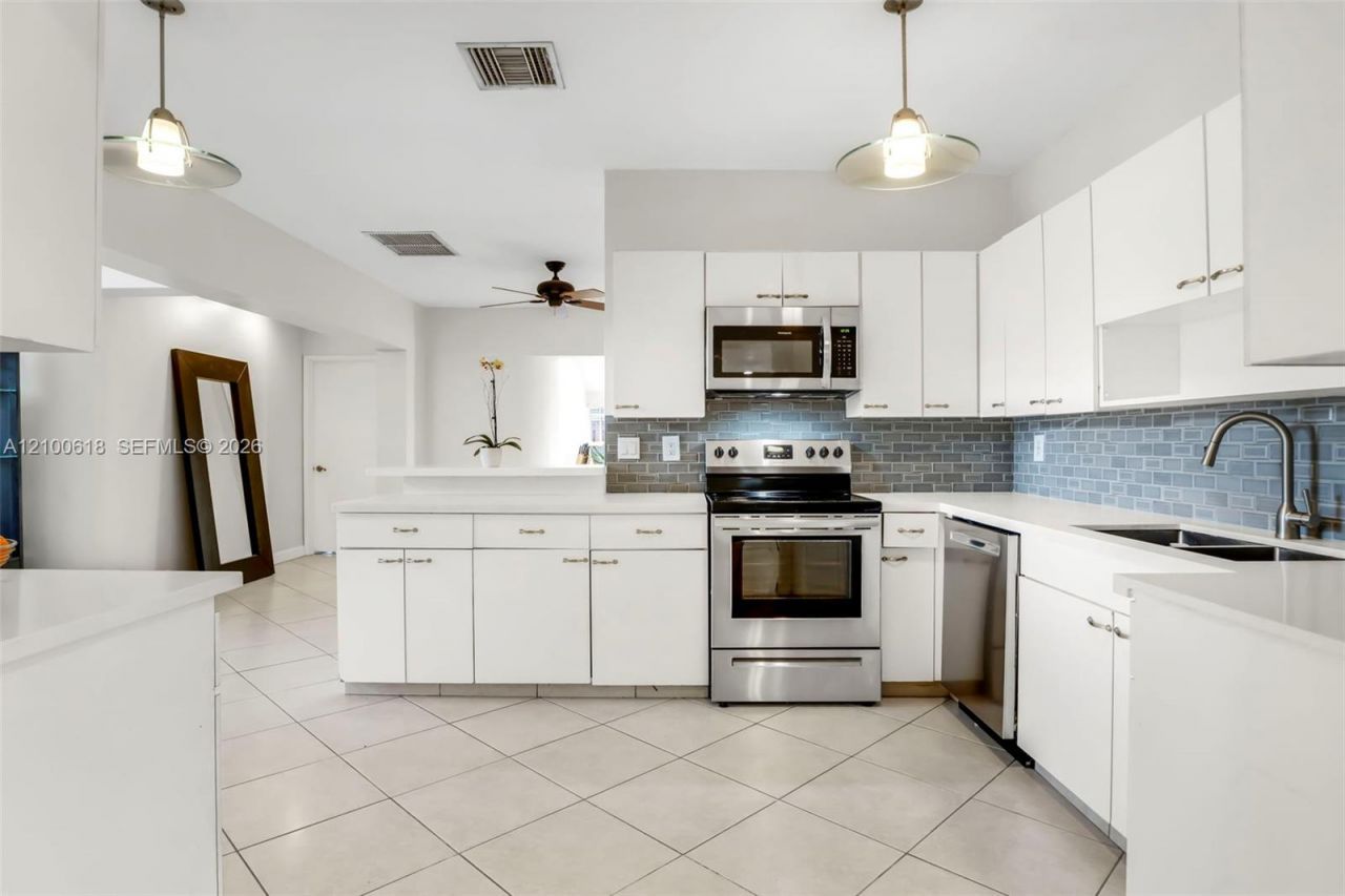 3225 Arthur Ter, Hollywood, FL 33021 Photo