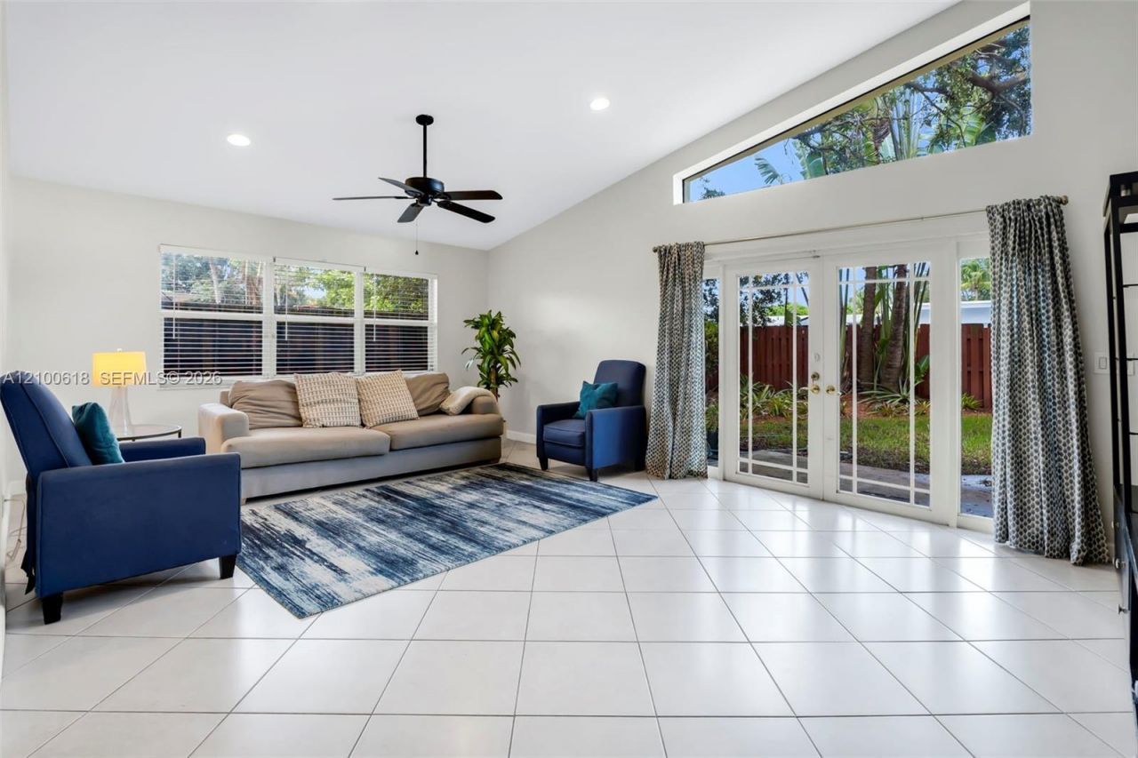 3225 Arthur Ter, Hollywood, FL 33021 Photo