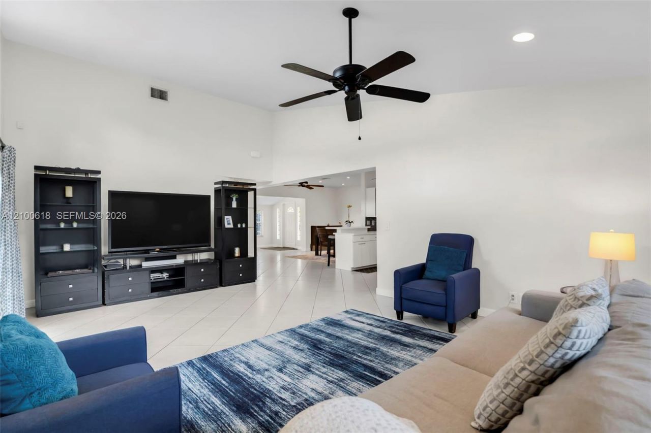 3225 Arthur Ter, Hollywood, FL 33021 Photo