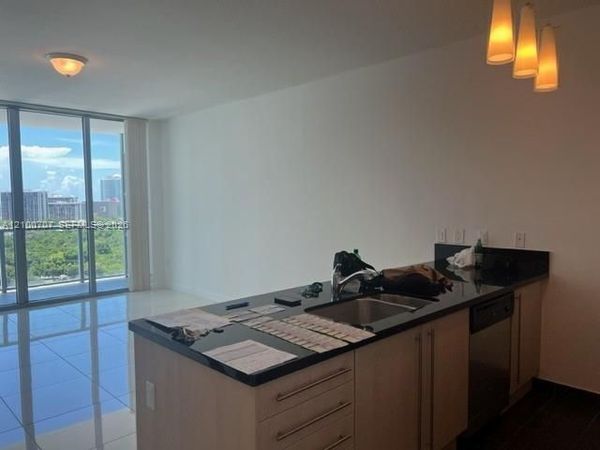 79 SW 12th St , Unit 2002-S, Miami, FL 33130
