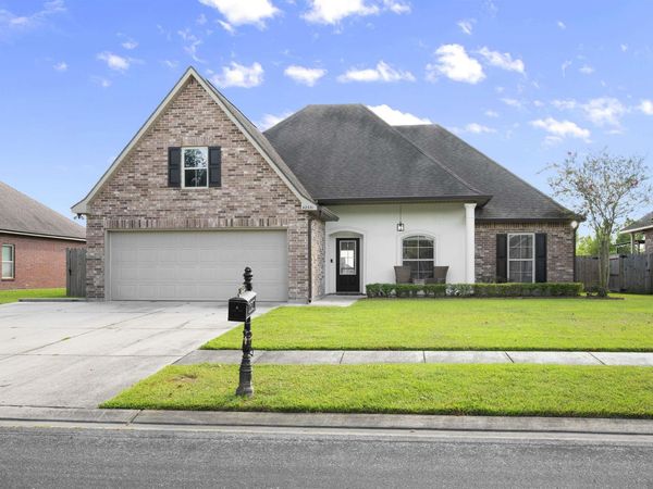 42351 Yellowstone Ave, Prairieville, LA 70769