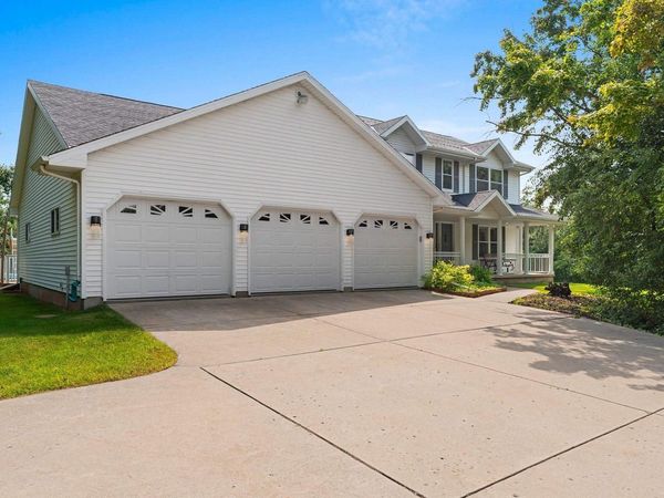 4415 FLAGSTONE COURT, De Pere, WI 54115