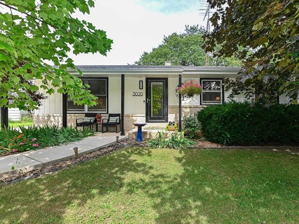 3020 Navajo TRAIL, Racine, WI 53404