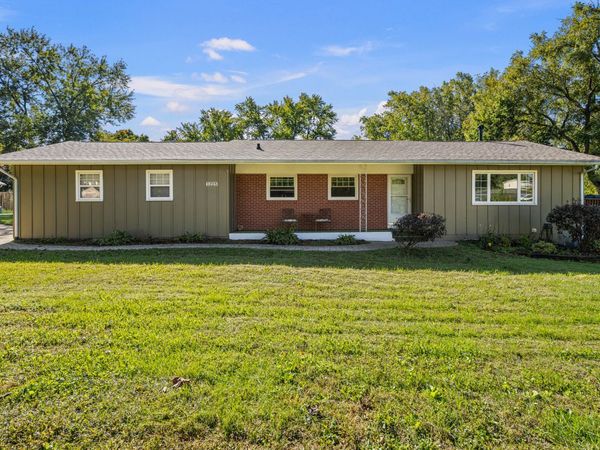 1223 Hillside Drive , Bettendorf, IA 52722