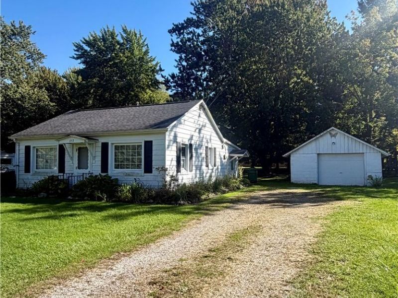 372 E Jefferson Street, Jefferson, OH 44047 Photo 2