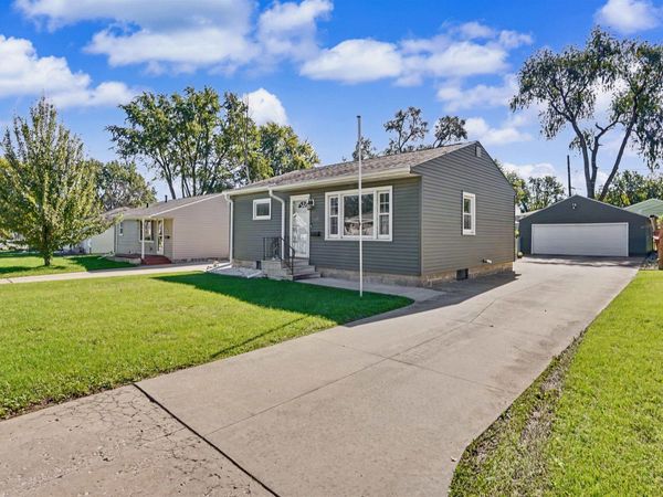 1620 Easton Avenue, Waterloo, IA 50702