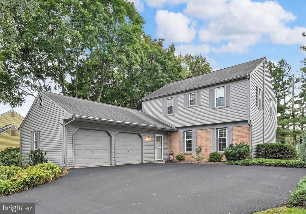 2856 MICHENER DRIVE , LANCASTER, PA 17601