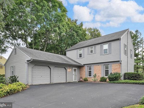2856 MICHENER DRIVE, LANCASTER, PA 17601
