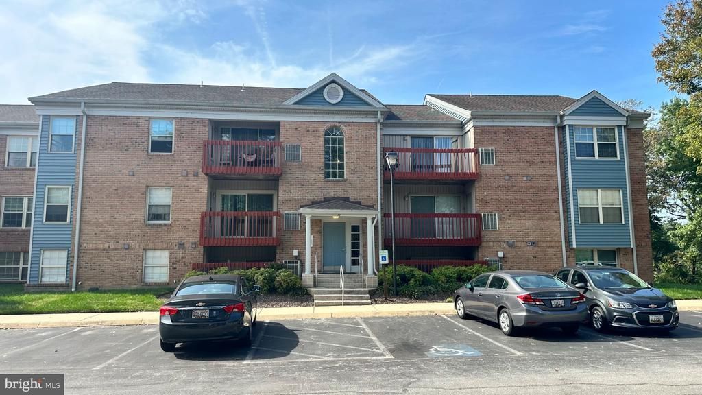 10 CLOVERWOOD COURT , ESSEX, MD 21221